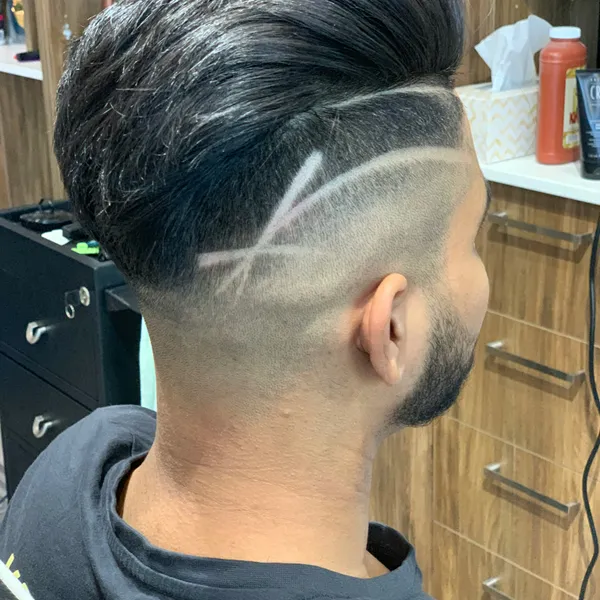 Undercut ze stylizacją